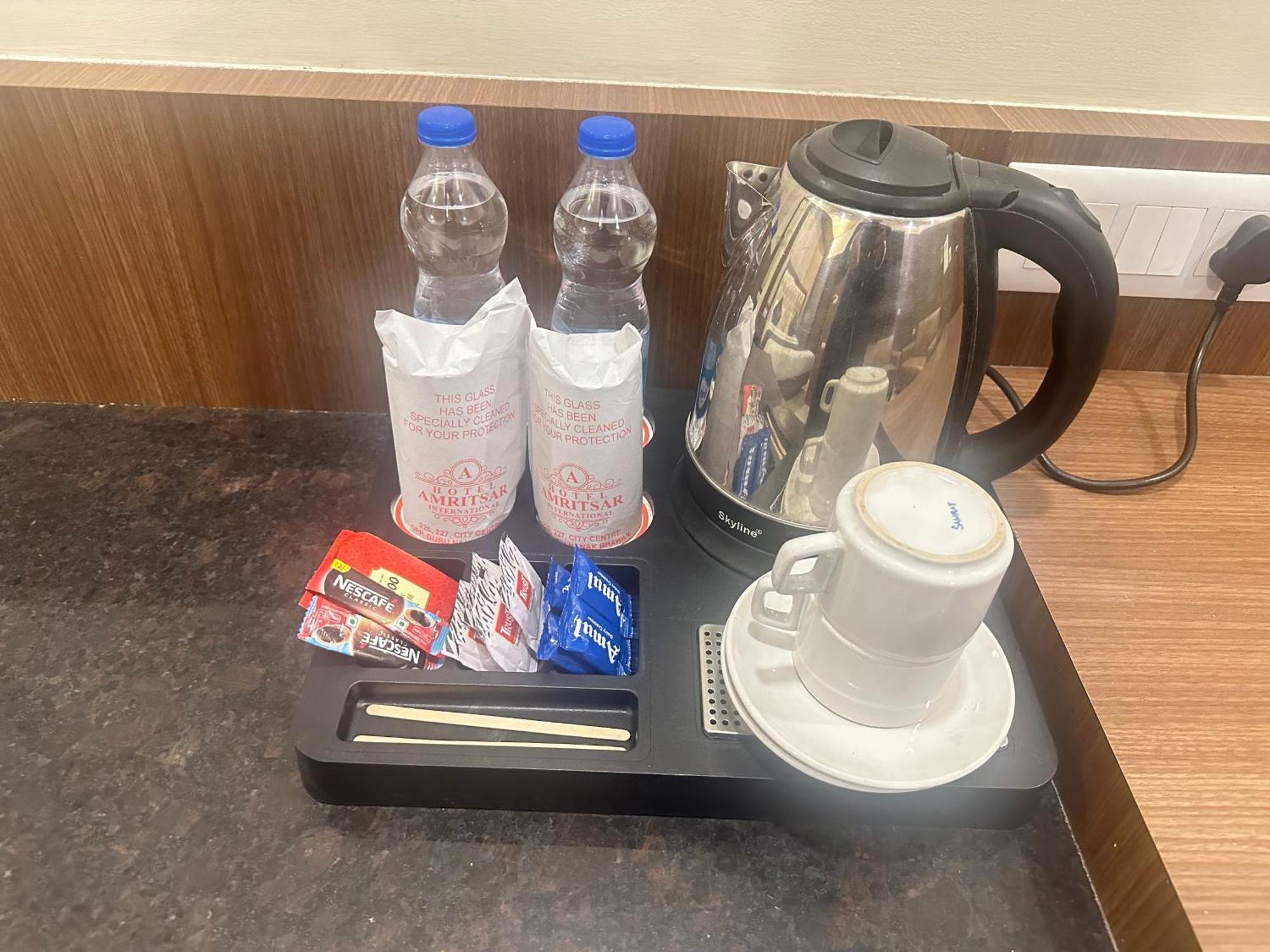 Hotel Amritsar International 2 Min Walk From Amritsar Bus Stand Kültér fotó
