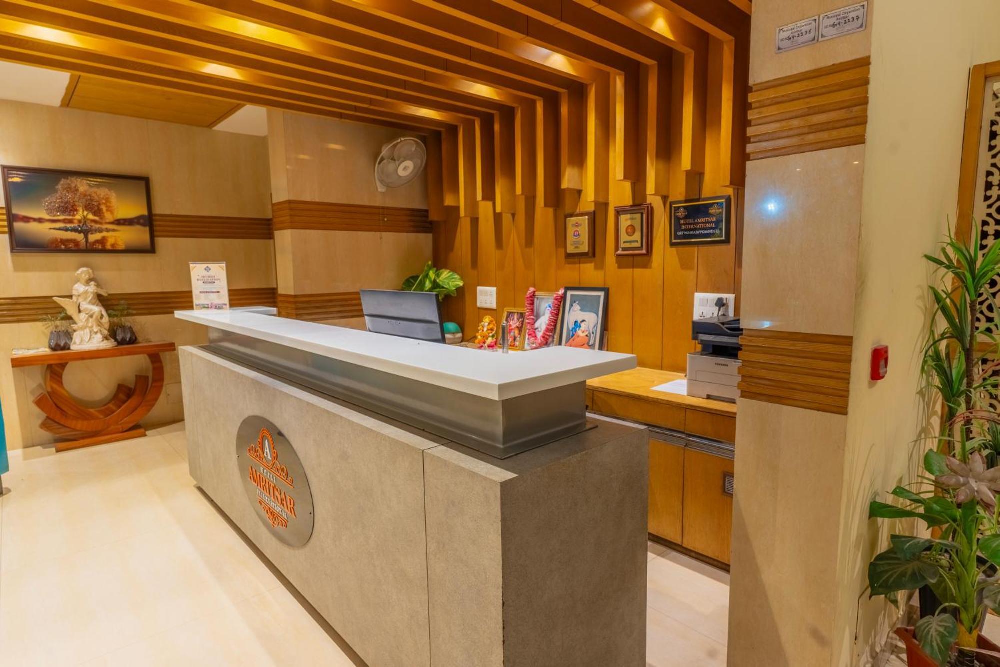 Hotel Amritsar International 2 Min Walk From Amritsar Bus Stand Kültér fotó