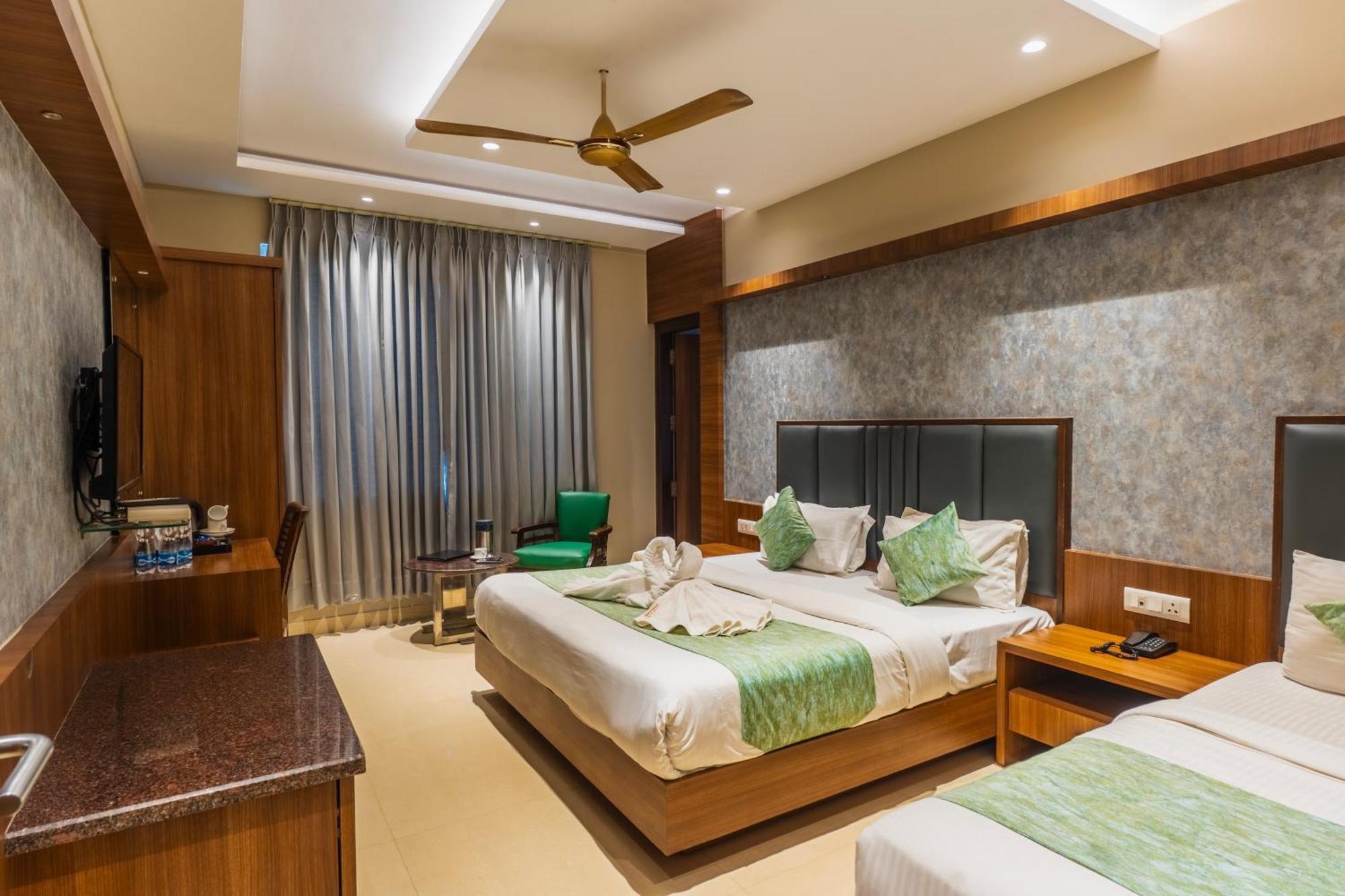 Hotel Amritsar International 2 Min Walk From Amritsar Bus Stand Kültér fotó