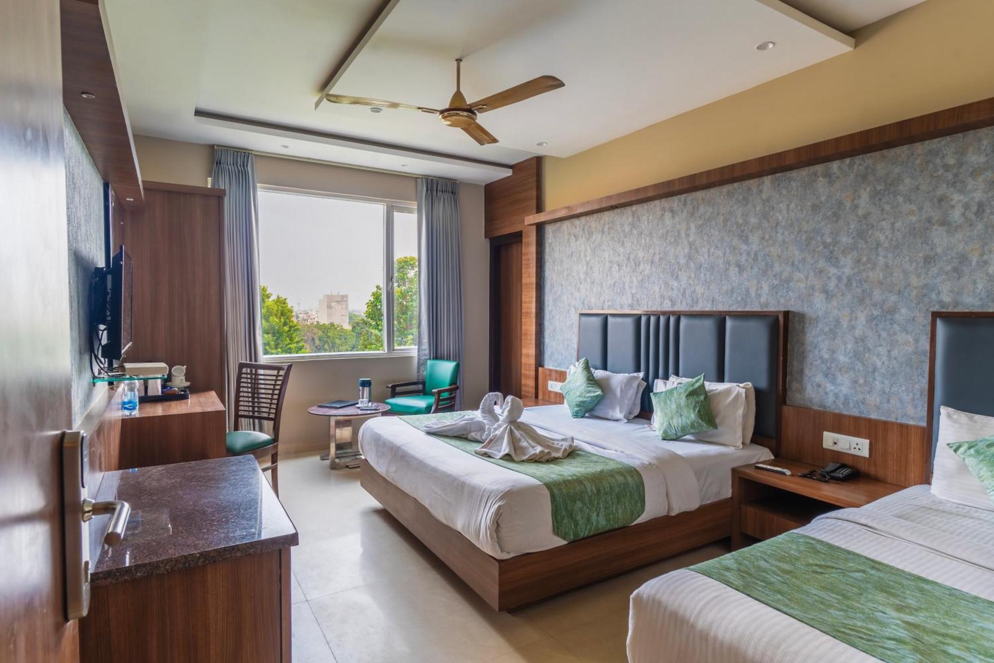 Hotel Amritsar International 2 Min Walk From Amritsar Bus Stand Kültér fotó