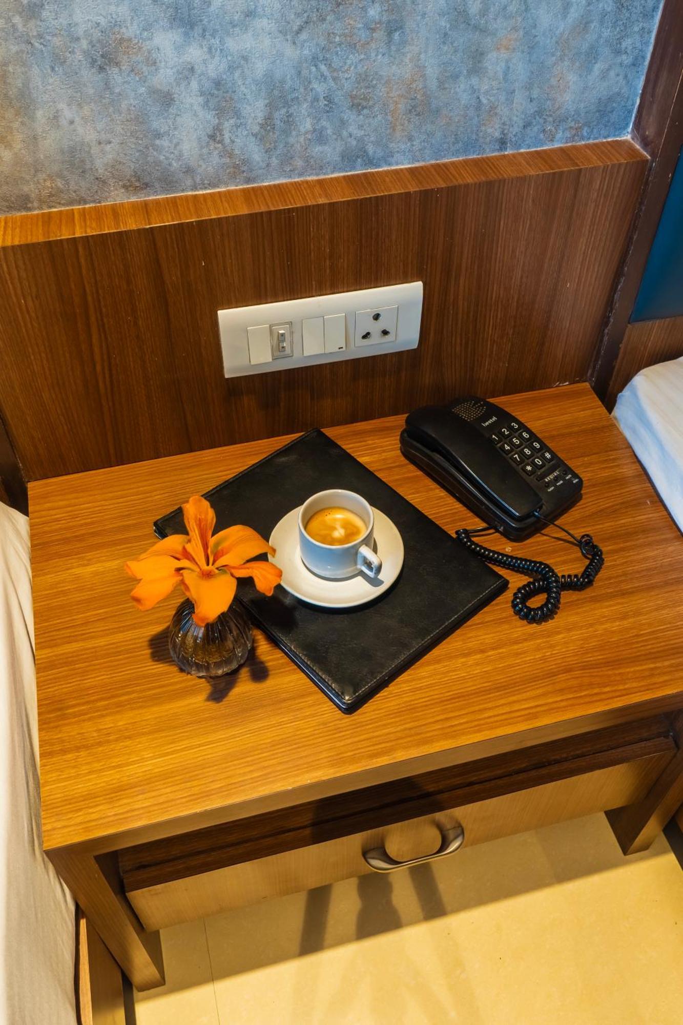 Hotel Amritsar International 2 Min Walk From Amritsar Bus Stand Kültér fotó